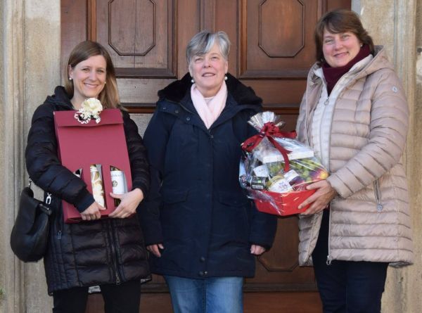 Frau Bürgermeisterin Höflinger mit Frau Dr. Liebald und Frau Dr. Gani